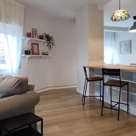 Centrico Espacioso Y Muy Luminoso *