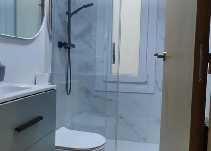 Centrico Espacioso Y Muy Luminoso 아파트