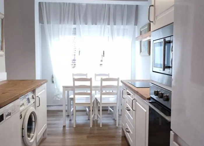 Centrico Espacioso Y Muy Luminoso 아파트