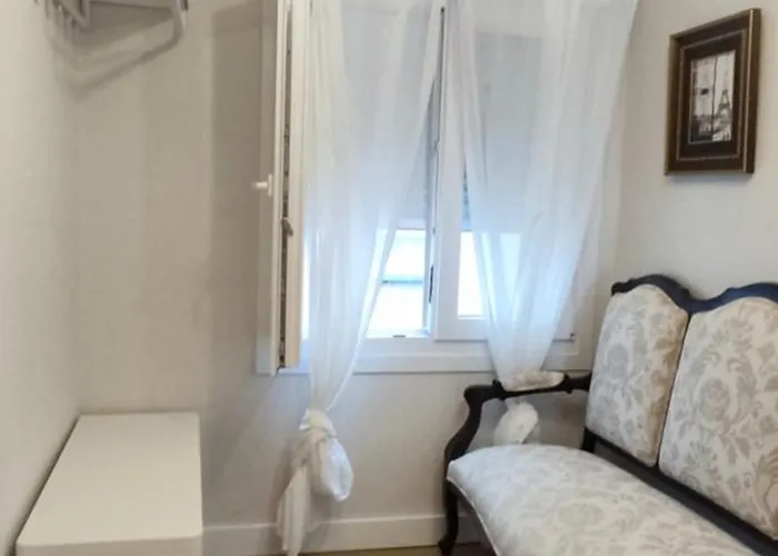 Centrico Espacioso Y Muy Luminoso 아파트 *