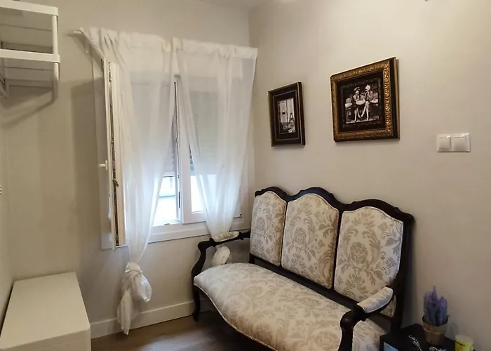 아파트 Centrico Espacioso Y Muy Luminoso 비얄사나데메나