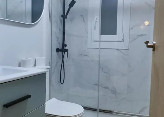 Centrico Espacioso Y Muy Luminoso 아파트