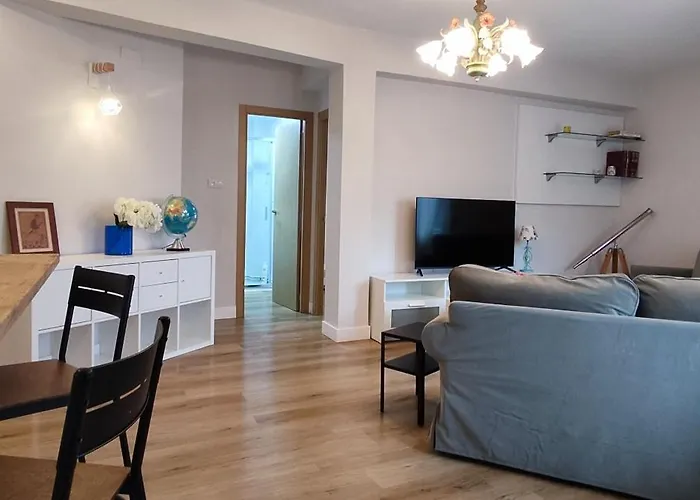 Centrico Espacioso Y Muy Luminoso 아파트 *